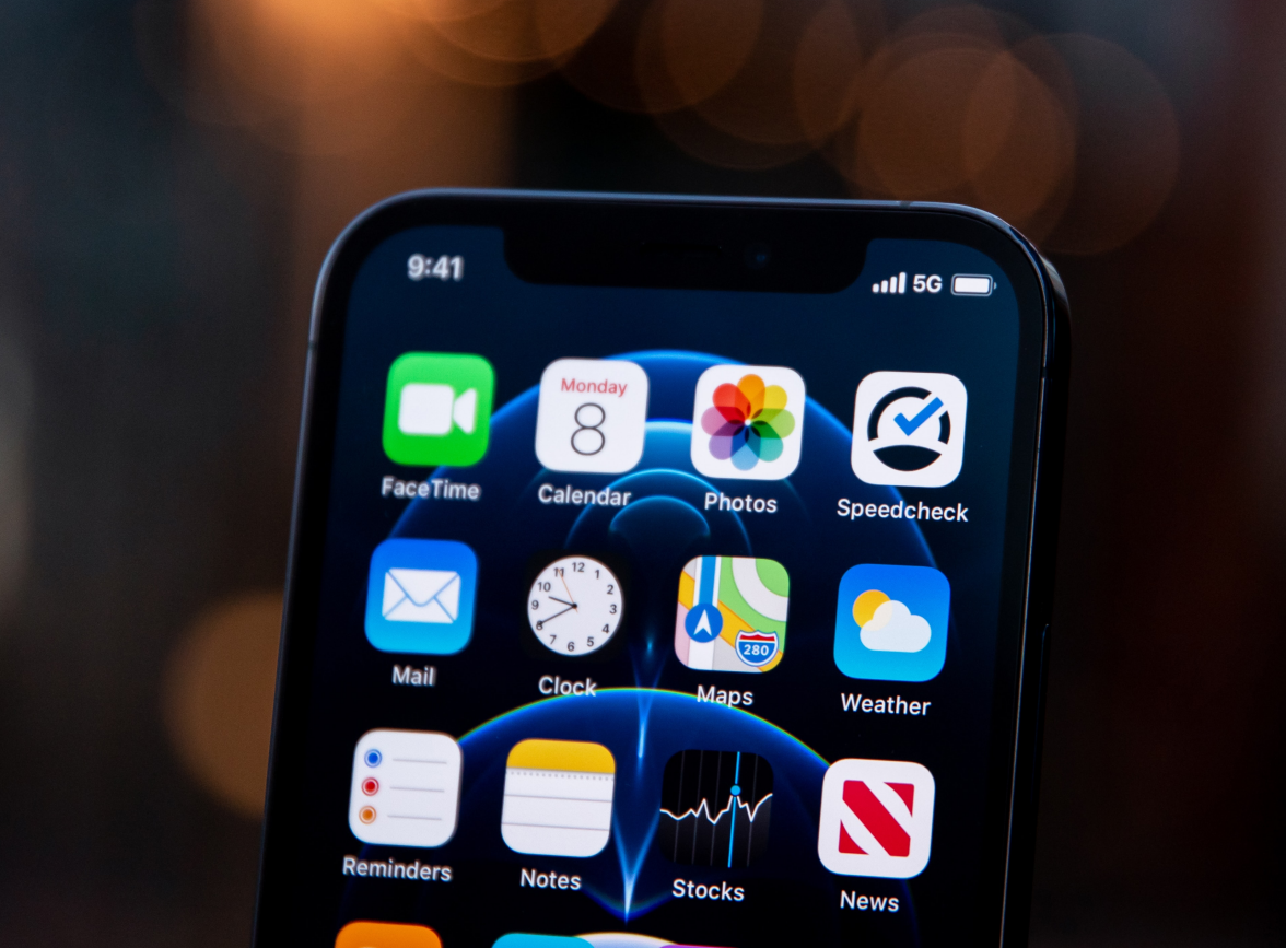 镇坪苹果手机维修分享为什么 iPhone 12 在冬季会自动关机 
