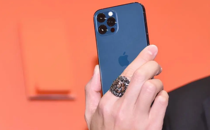 镇坪苹果手机维修分享iPhone12系列重启方法教程 